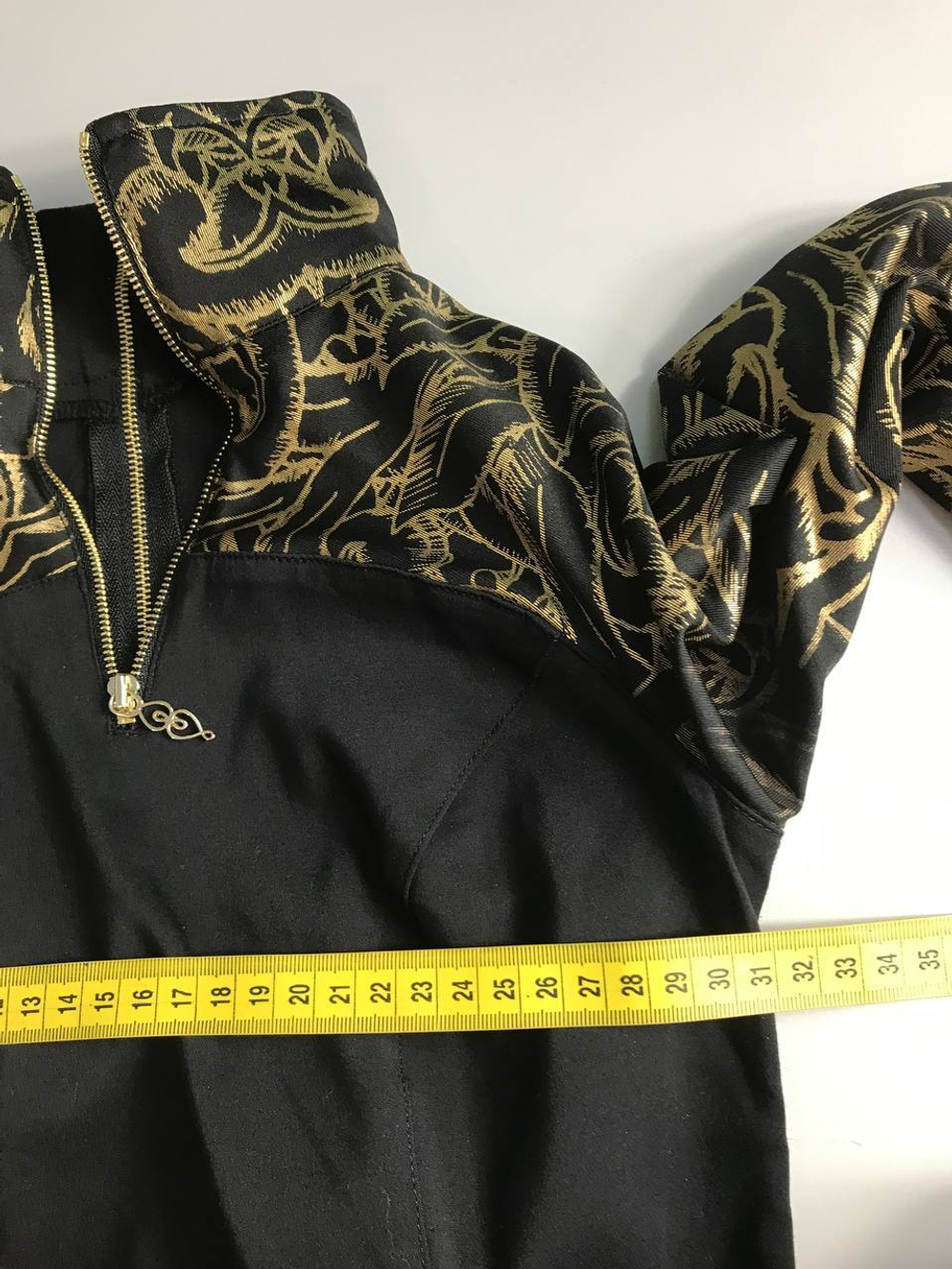 Платье Indigira обтягивающего кроя, маркировка ХS, визуально 42 размер