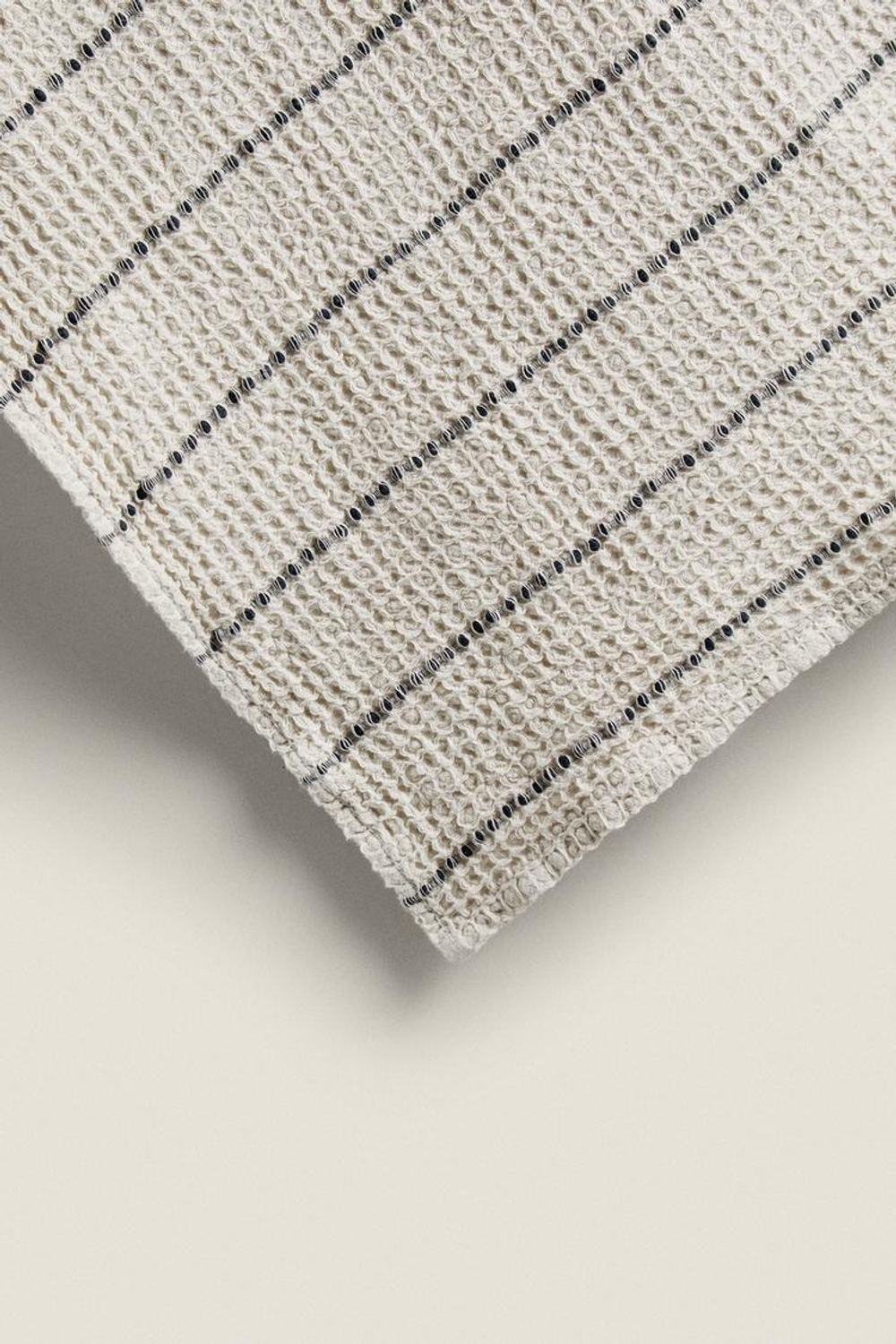 ZARA HOME ПОЛОСАТОЕ КУХОННОЕ ПОЛОТЕНЦЕ, СЕРОВАТЫЙ