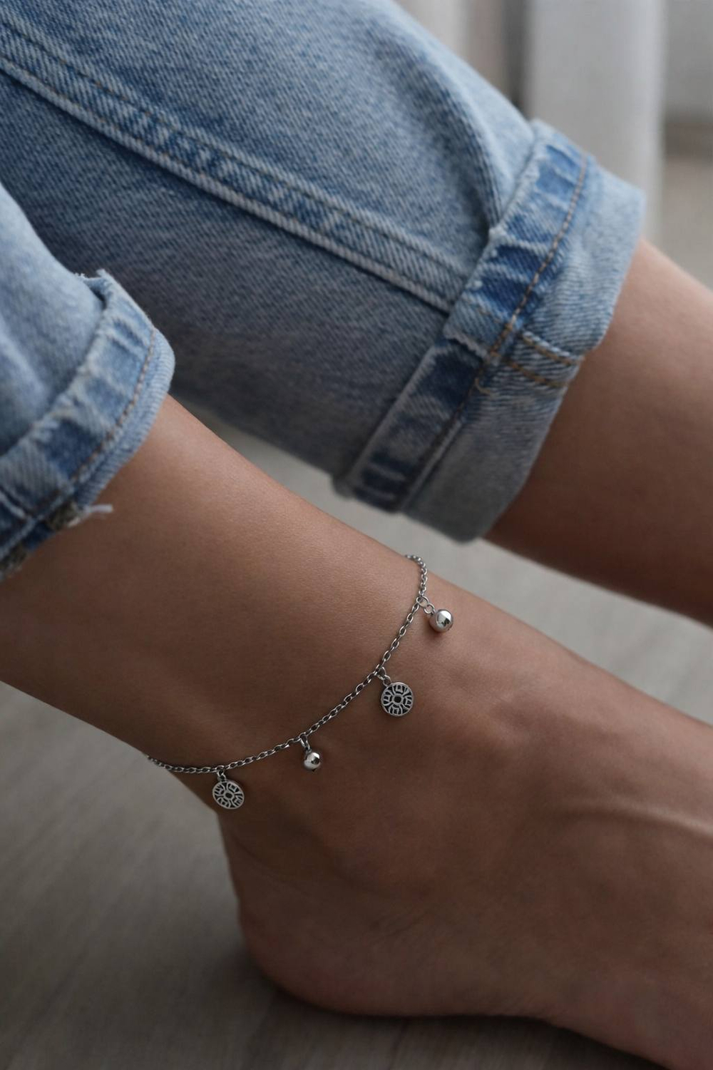 Браслет на ногу с подвесками