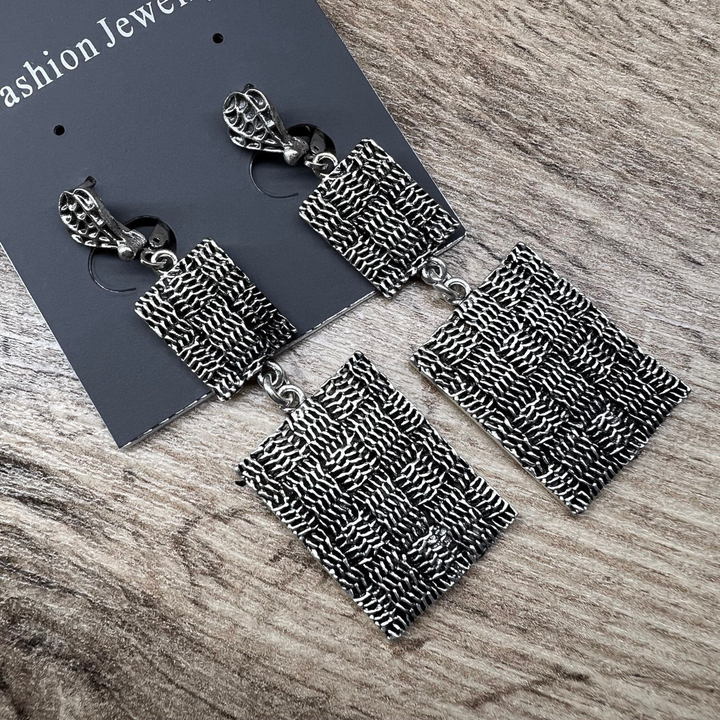 Серьги на англ.заст Bohemia 2 прямоугольника шашечки металл античный серебристый 6,5х2 см