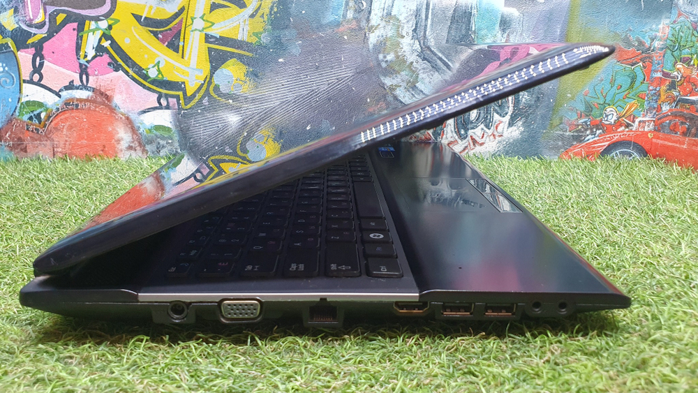 Ноутбук Samsung i7/8Gb/GT540M 1Gb