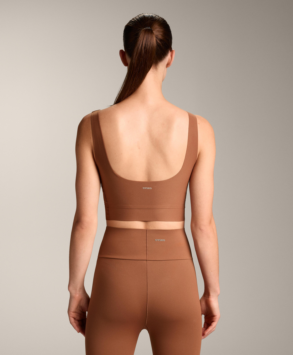 Oysho Спортивный бюстгальтер средней поддержки Perfect-adapt с чашками, коричневый