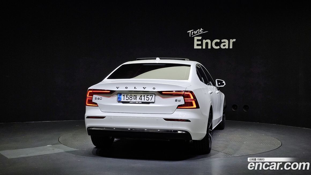 Volvo S60 3 Generation B5 Ultimate Bright (08.2023)
