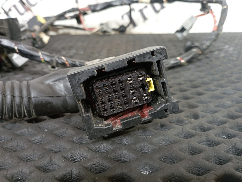 Проводка двери левой