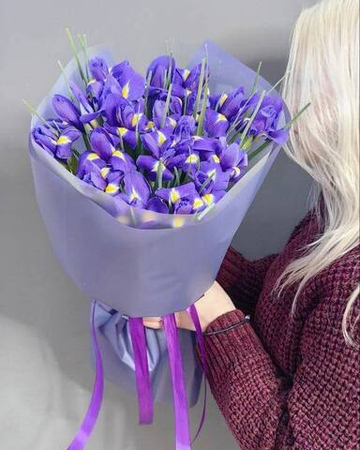 19 ирисов в оформлении