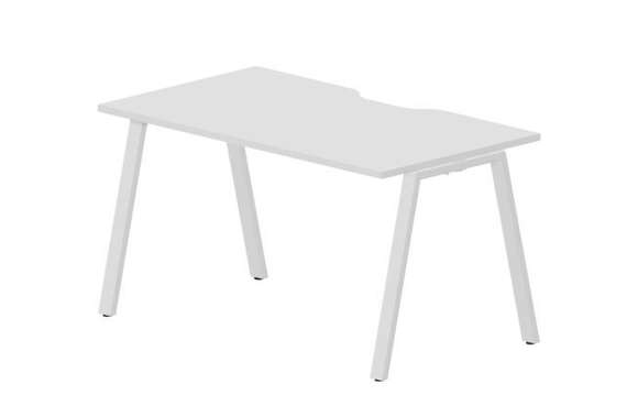 стол Arena 1380х780х750мм (с эргономичным вырезом)