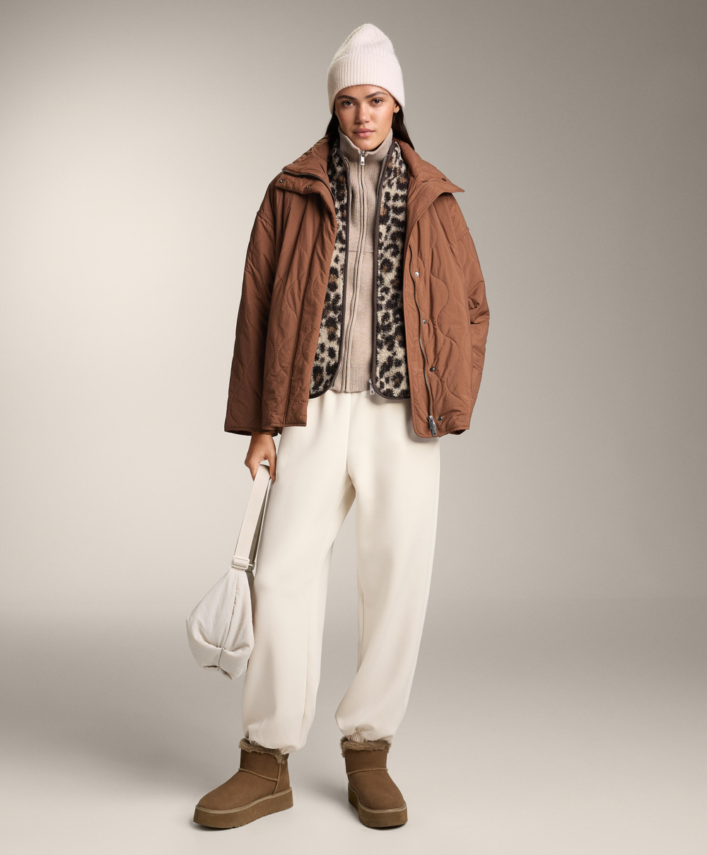 Oysho Жилет из искусственной овчины с леопардовым принтом, песочный меланж