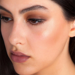 theBalm Lou Manizer Luminizer - хайлайтер, тени для век и хайлайтер для щек в одном лице, 9 g