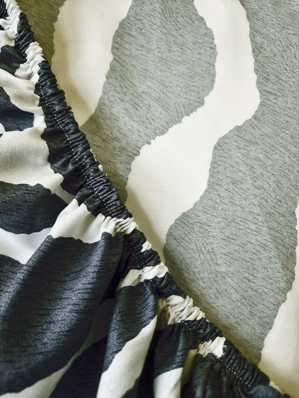 Постельное белье Simple House "Marty" 1,5-сп   наволочка 50х70 1шт Простынь на резинке 90х200 см  Пододеяльник 145х215 см