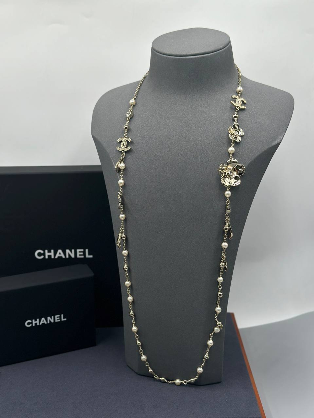 Сотуар CHANEL