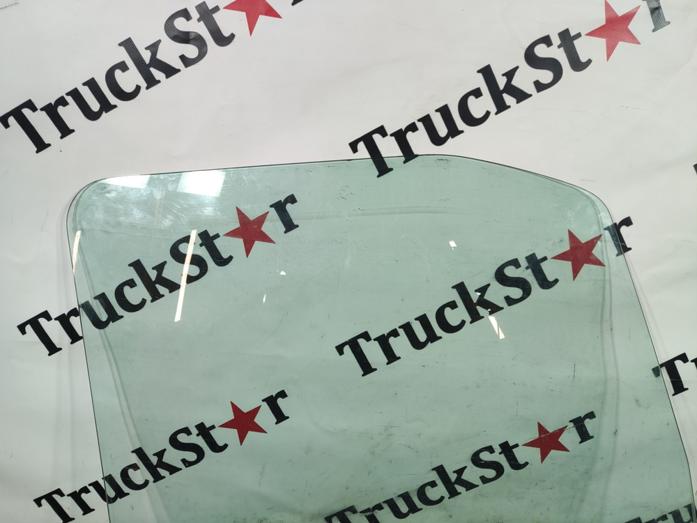 Стекло двери левой