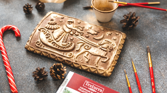 Украшение пряника золотом