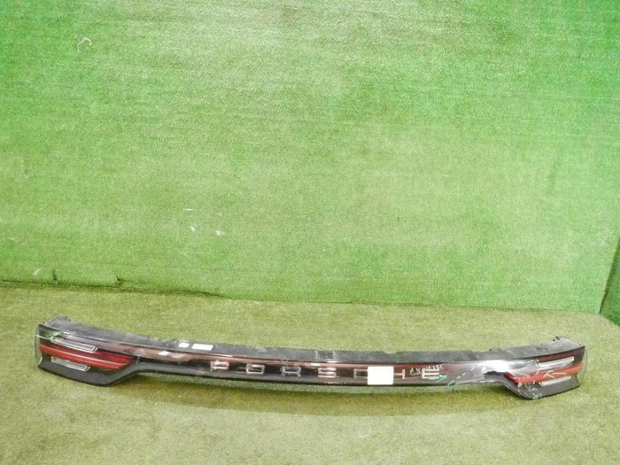 Фонарь крышки багажника Porsche Cayenne 3 (17-23)