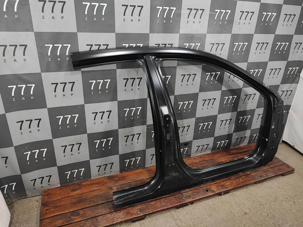 Боковина правая Changan UNI-V 22-нв Новая Оригинал C281F2702050800