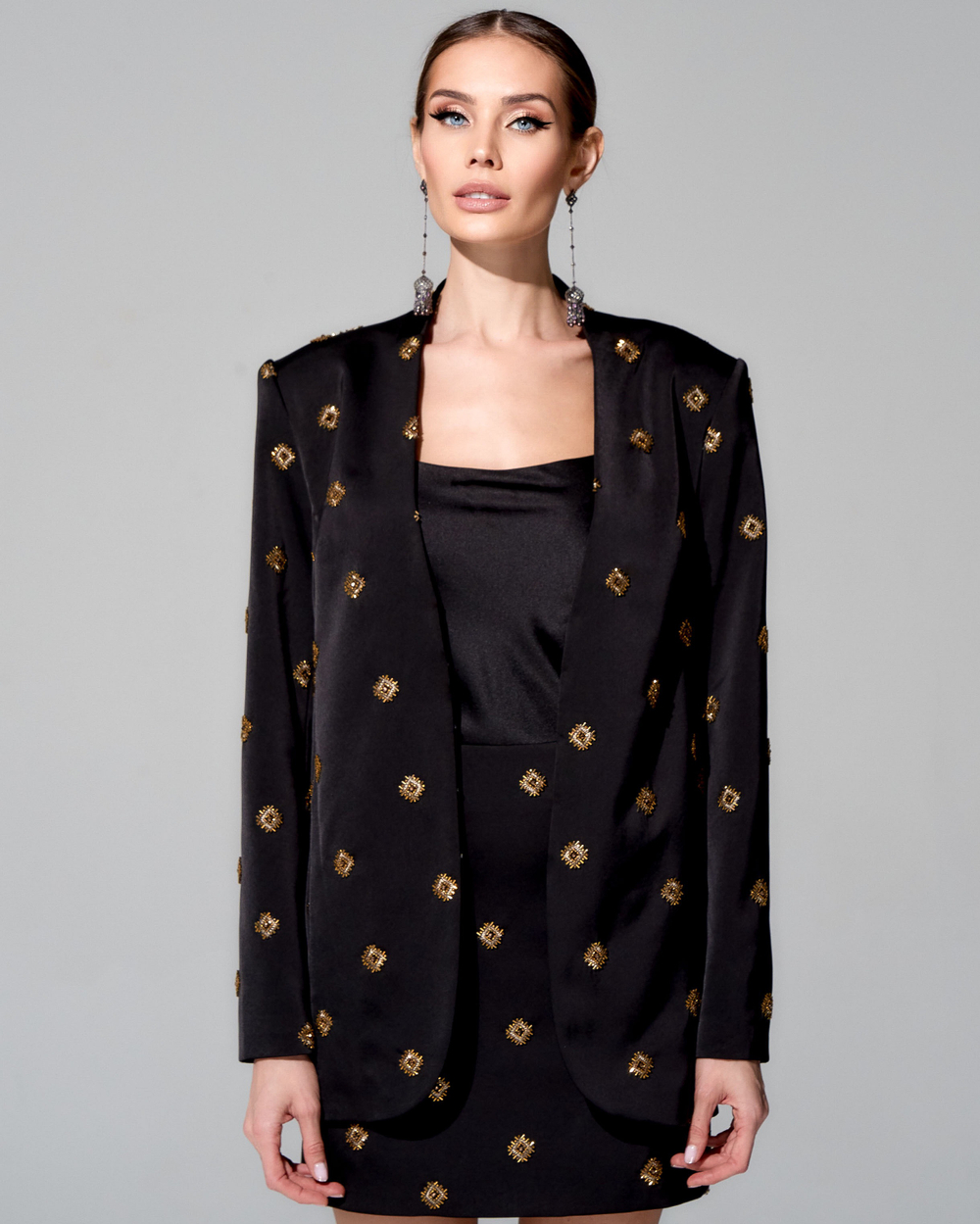 Жакет с вышивкой стеклянным бисером