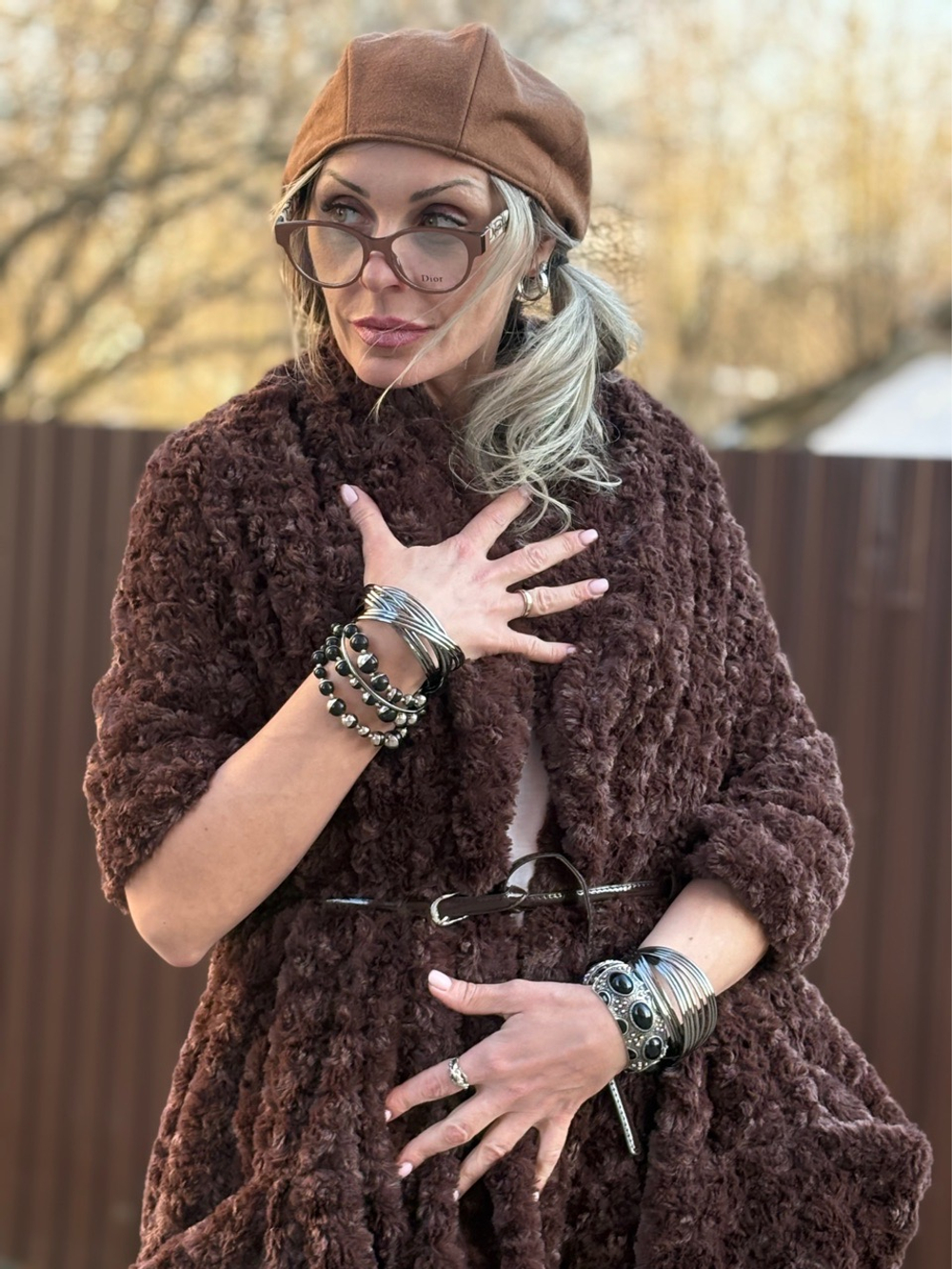 Накидка /жилет с карманами и поясом шоколад