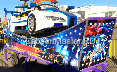 Аттракцион-качеля «Летающая белая машина»