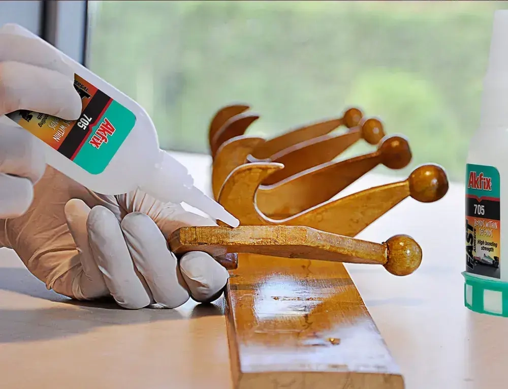 Универсальный двухкомпонентный клей Akfix Акфикс 705 50гр+200мл.