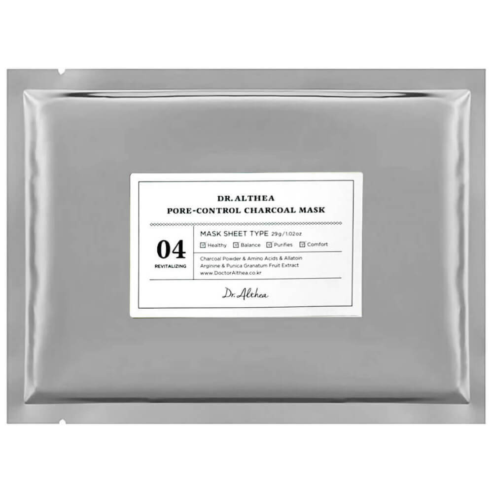 Черная тканевая маска с углем