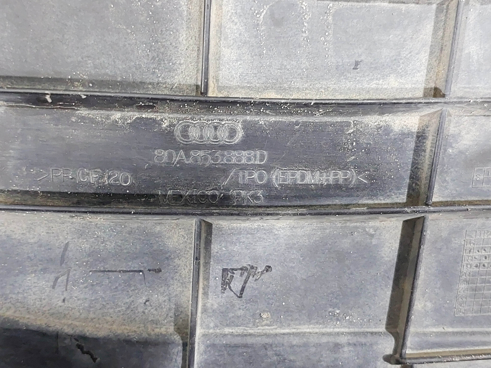 Подкрылок передний правый Audi Q5 (FY) 17-нв Б/У Оригинал 80A853888D