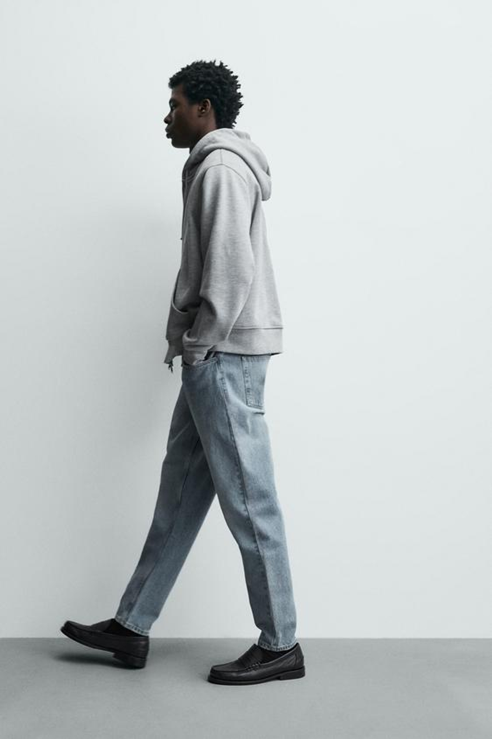 ZARA ДЖИНСЫ SLIM TAPERED FIT, ВЫЦВЕТШИЙ СИНИЙ