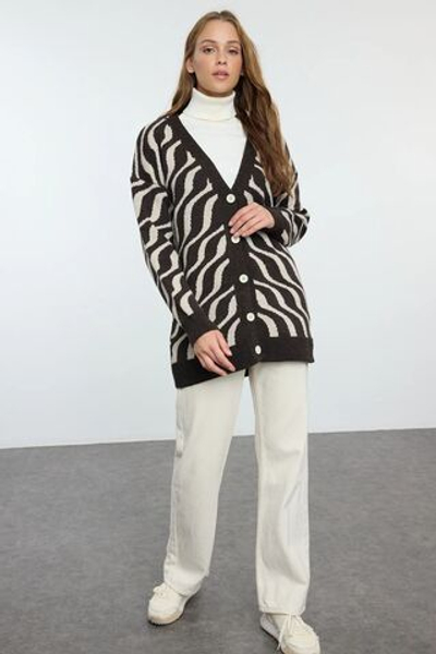 Коричневый трикотажный кардиган с самостоятельным рисунком TCTAW25TH00024