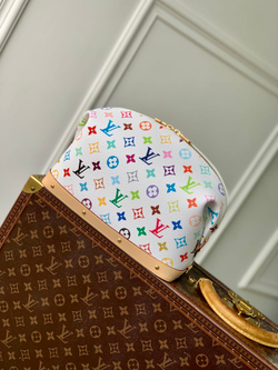Louis Vuitton Pochette Cosmetique GM