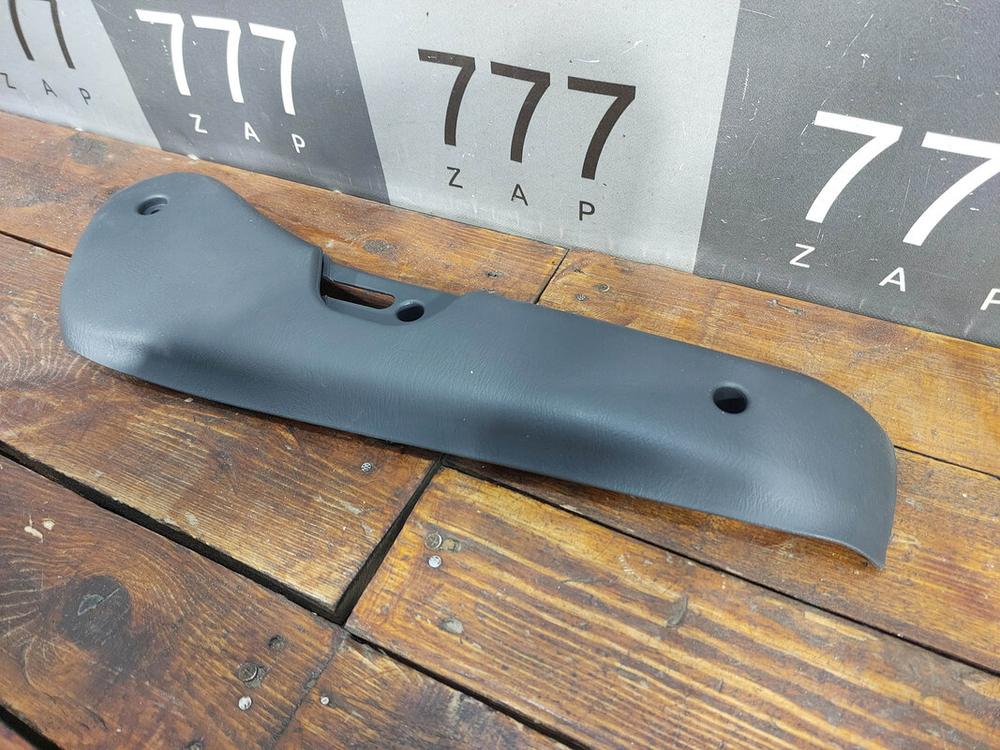 Накладка переднего сиденья Ford Ranger 2 Новая UH71881G1