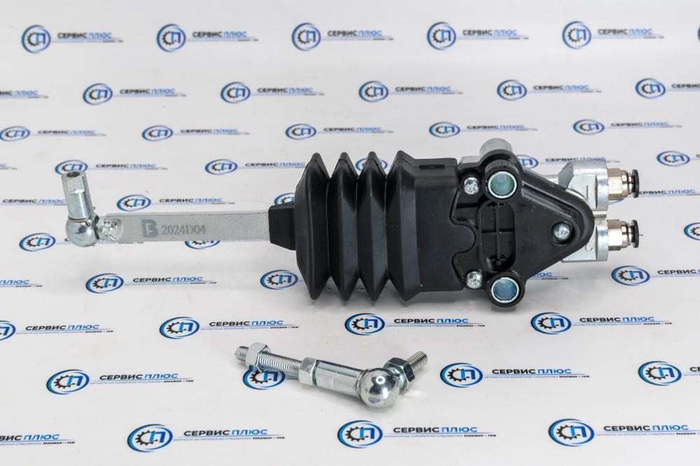 Кран уровня пола кабины FAW J7 4х2 в сборе 5001075A2000-C00/C