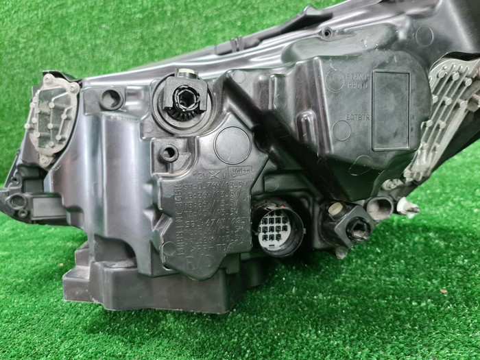 Фара правая Land-Rover Discovery 5 (2016-2021) LED