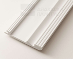 Белый плинтус из UHD Polymer. Длина 2400 мм. Высота 100 мм. Ширина 14 мм.