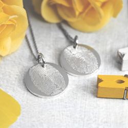 Парные серебряные кулоны с отпечатками пальцев на заказ