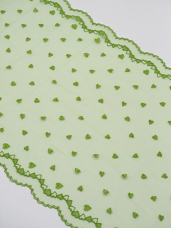 Вышивка на сетке салатовая с сердечками неэластичная ширина 31 см ОТРЕЗЫ