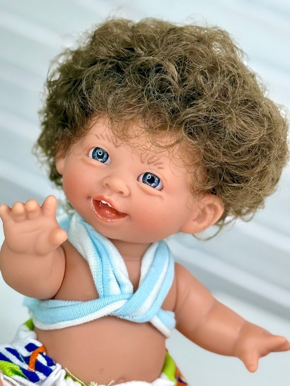 Кукла LAMAGIK виниловая 18см Gestitos Surfero (406A1)