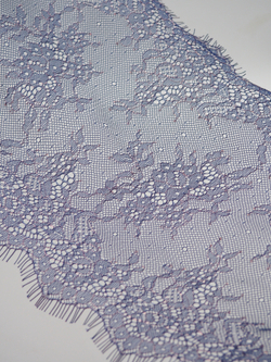 Кружево шантильи темно-синее с пудровой нитью неэластичное ширина 22 см длина 1.45 м