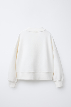 ZARA ТОЛСТОВКА С НАШИВКОЙ, ЭКРЮ