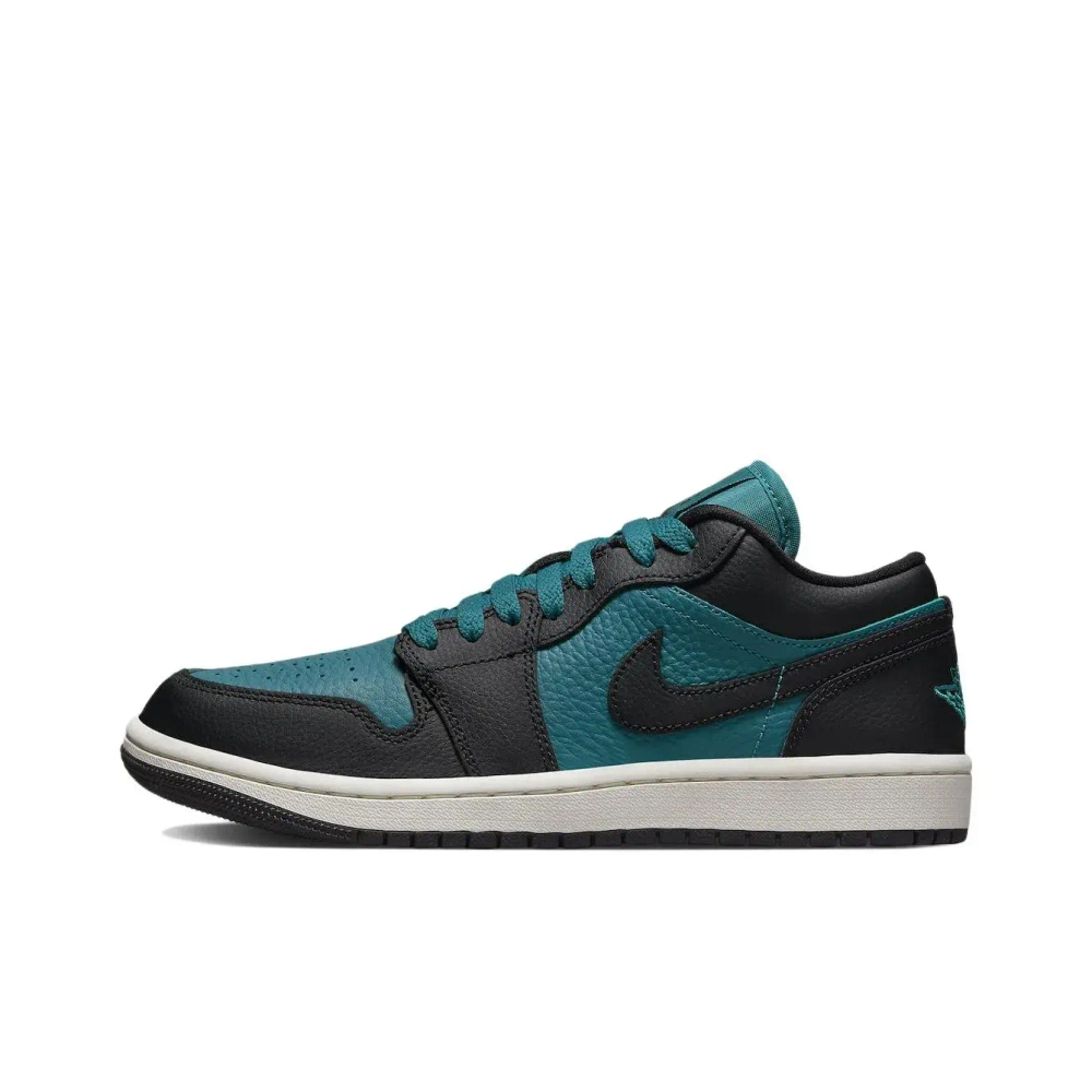 Женские кроссовки Air Jordan 1 Low SE 'Split - Bright Spruce' DR0502-300