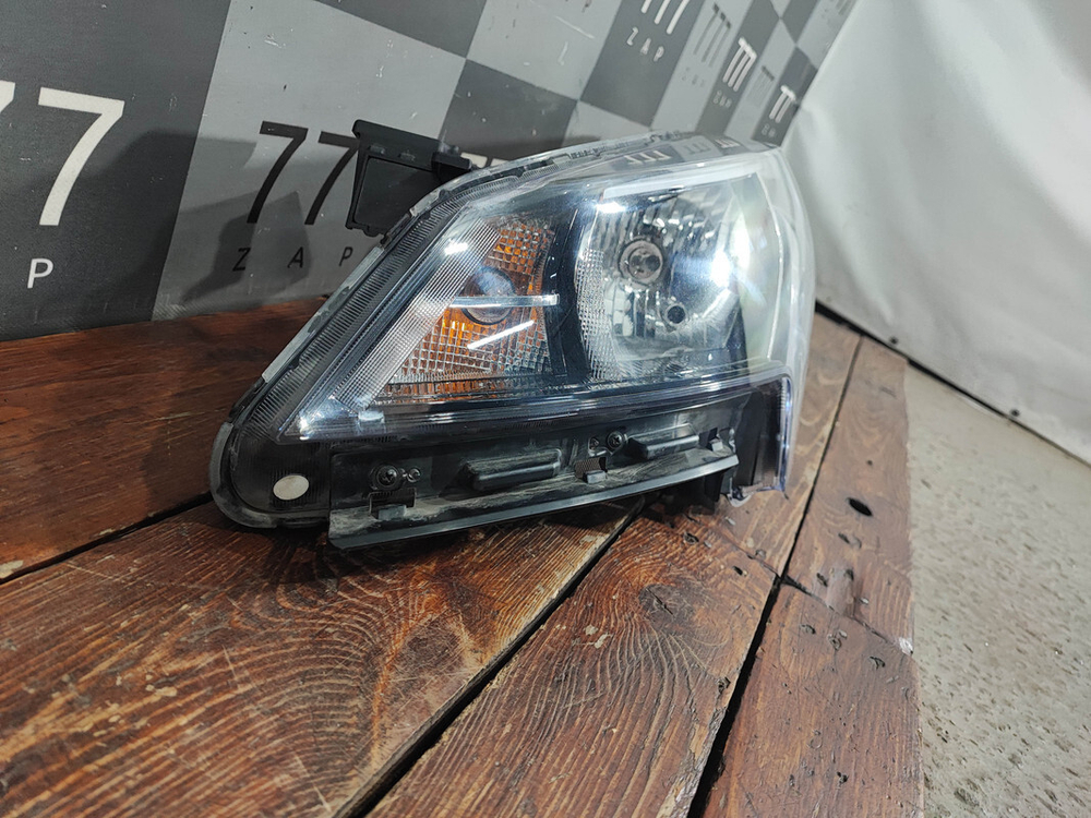 Фара левая галоген Kia Rio 4 (FB) 20-нв Б/У Оригинал 92101H0500