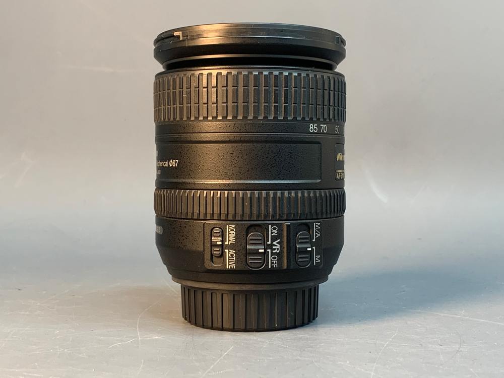 Nikon 16-85mm f/3.5-5.6G