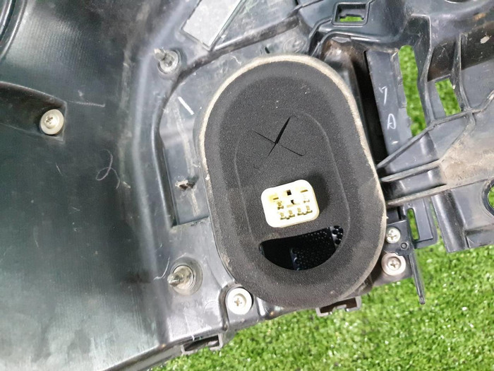 Фонарь правый внешний Lexus LX 3 (15-23) Black