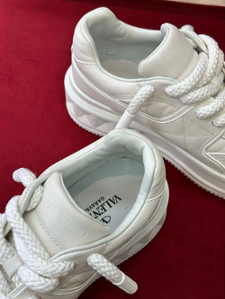 Кроссовки Valentino