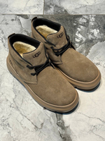 UGG