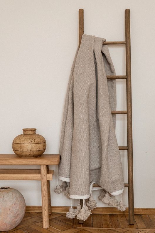 Большой хлопковый плед с помпонами Gris Clair / Nomad Chic