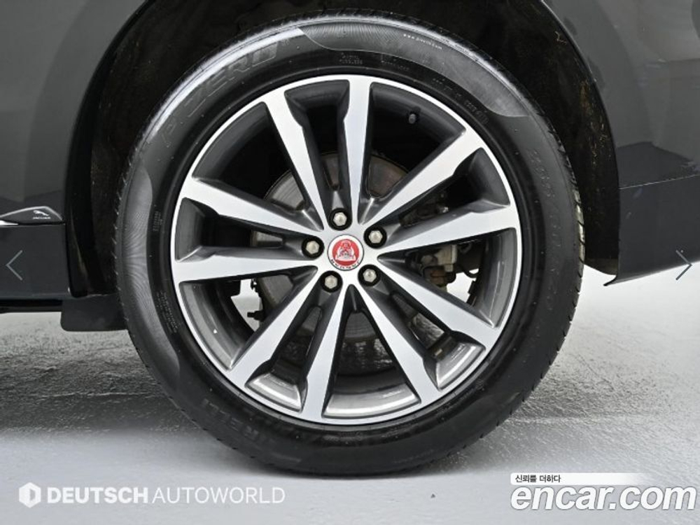Jaguar F-PACE D200 SE (12.2021)