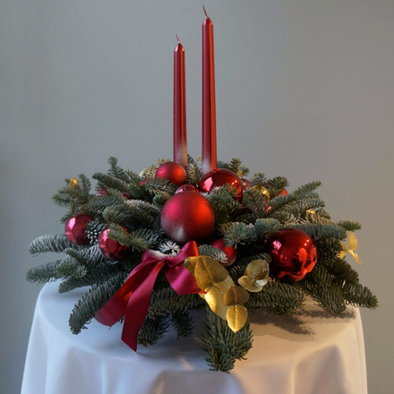 Новогодняя композиция в винном оттенке