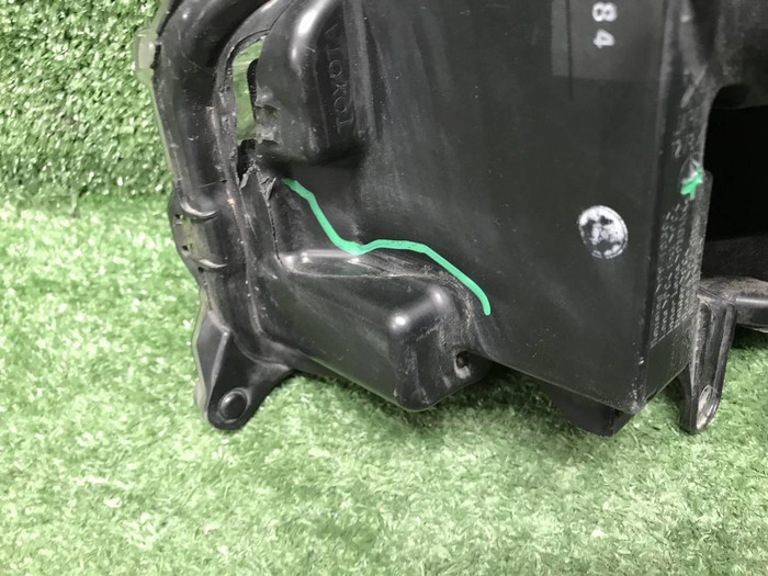 ПТФ правая Toyota Land Cruiser 300 (2021-н.в.)