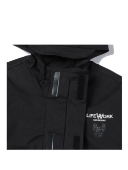 Куртка с капюшоном и карманами