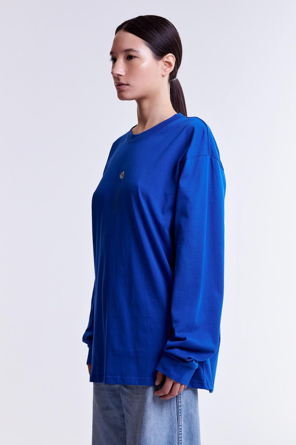 Лонгслив Гербарий Ромашка Ярко-синий