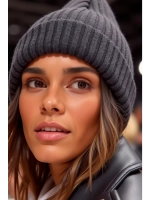 Шапка бини осенняя с отворотом теплая