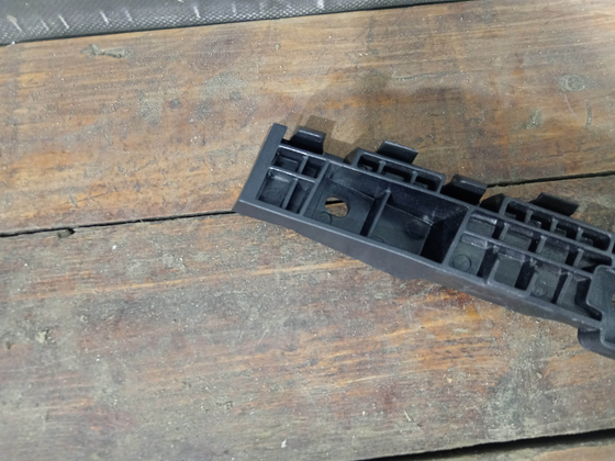 Кронштейн заднего бампера правый Changan CS75 18-нв Б/У Оригинал S3011040910